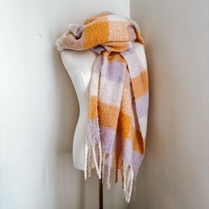 🍒 𝑷𝑹𝑰𝑪𝑬 ↓ Shiraleah Plaid Scarf in Orange and Lavender